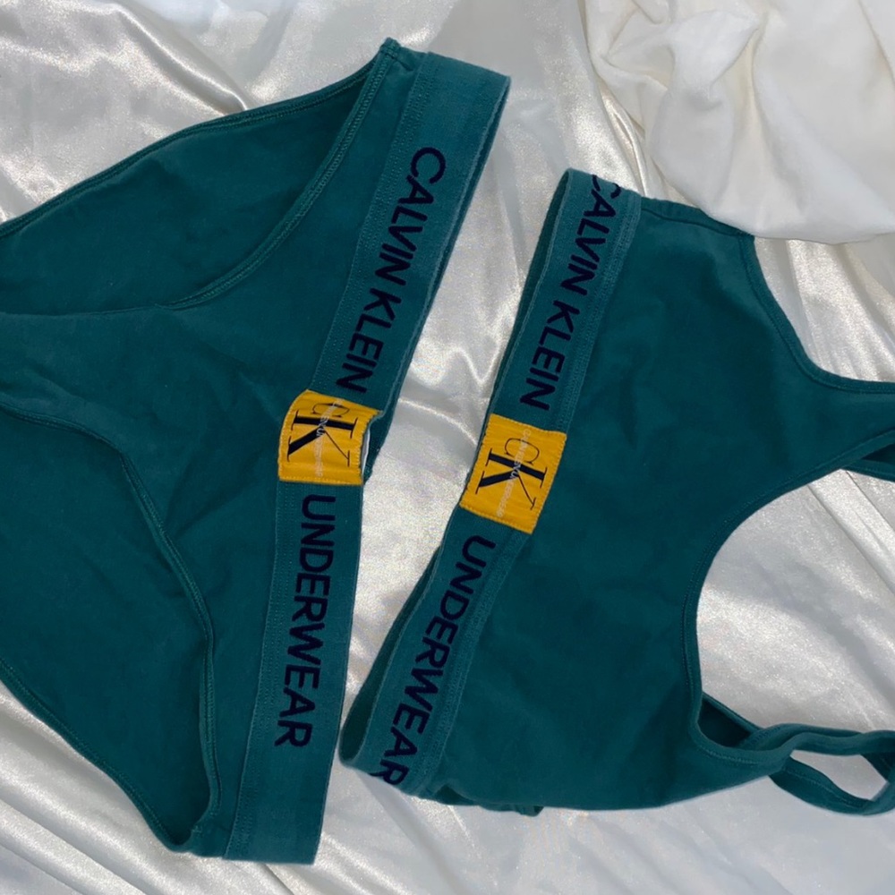 Green calvin klien set